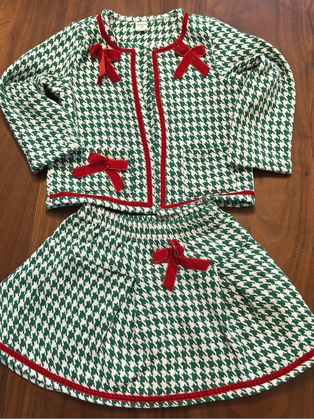 SHEIN Green and White Houndstooth Two-Piece Set with Red Trim